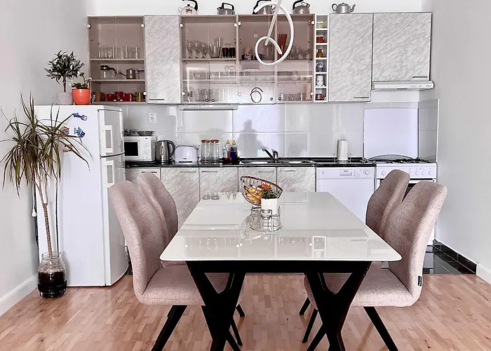 Lana - Two Bedroom With Terrace And Sea View 아파트