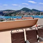 Lana - Two Bedroom With Terrace And Sea View Διαμέρισμα *