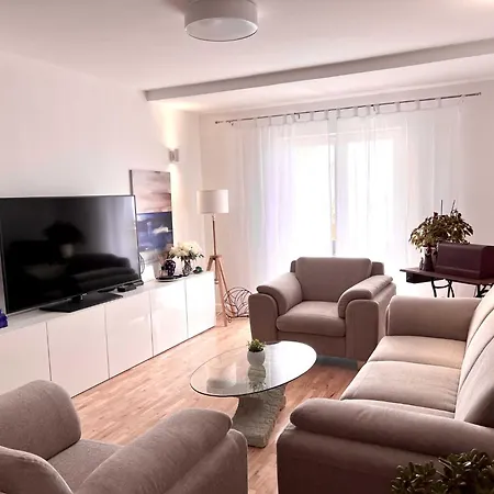 Lana - Two Bedroom With Terrace And Sea View Apartment *