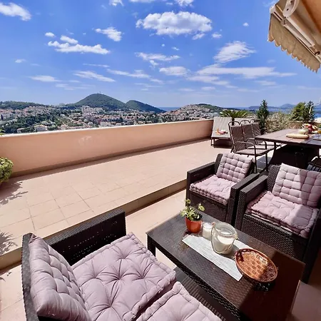 Lana - Two Bedroom With Terrace And Sea View 아파트 두브로브니크