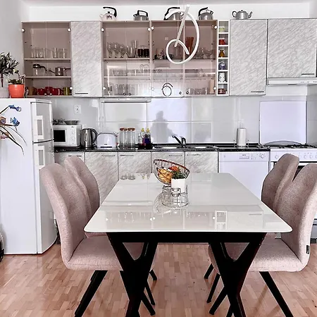 Lana - Two Bedroom With Terrace And Sea View شقة