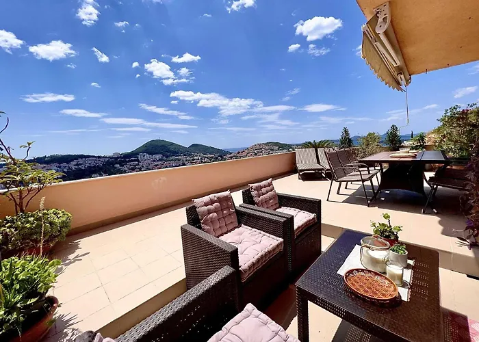 Апартаменты Lana - Two Bedroom With Terrace And Sea View Дубровник